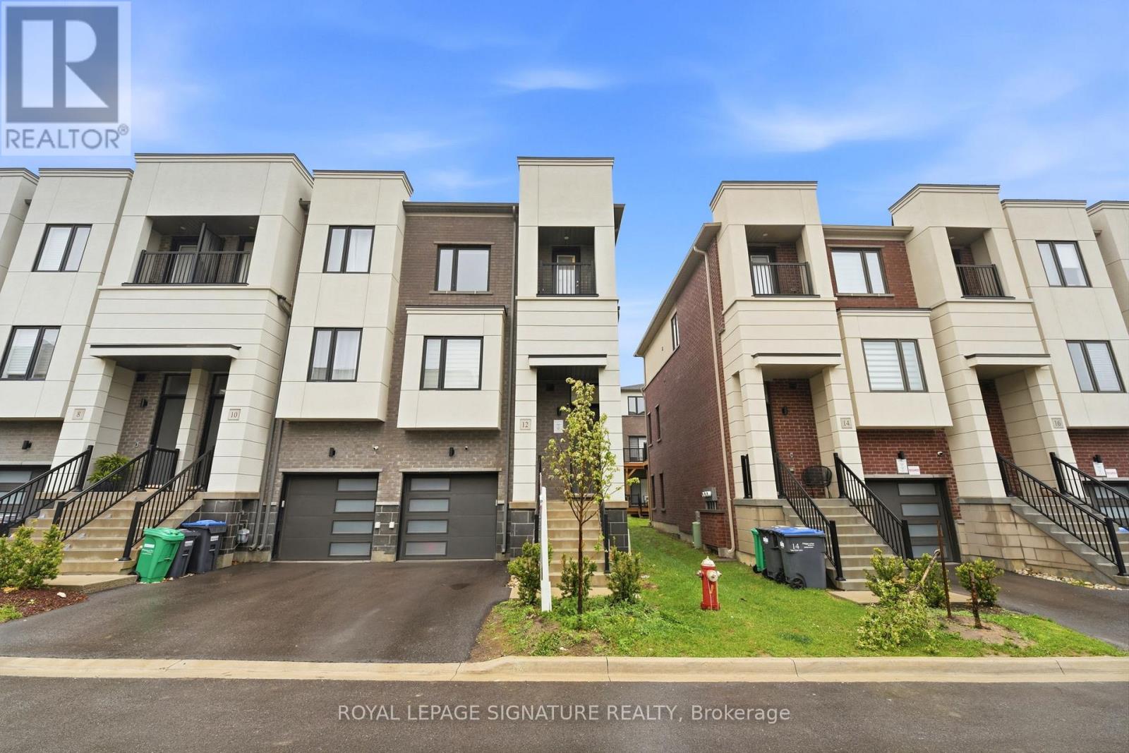 Townhouse at 12 HEATHROW LANE, Caledon