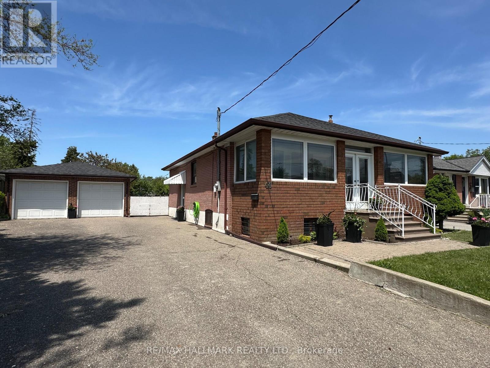 Detached at 44 KIRBY ROAD, Toronto (Downsview-Roding-CFB)