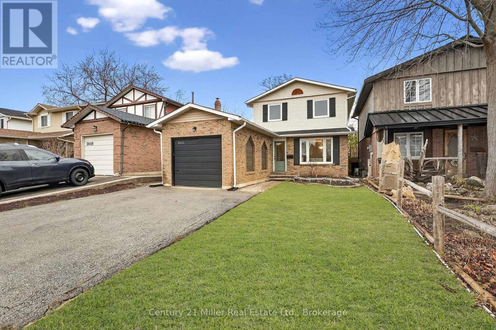 Semi-Detached/Link at 2451 MALCOLM CRESCENT, Burlington (Brant Hills)