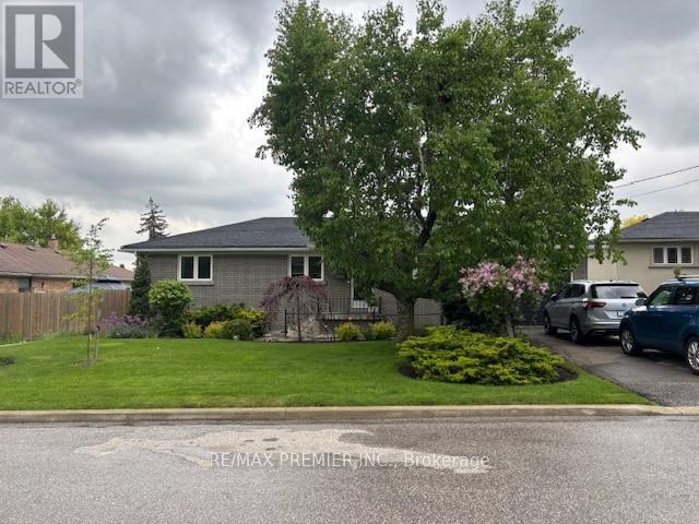 Detached at 4 WELDON COURT, Toronto (Rustic)