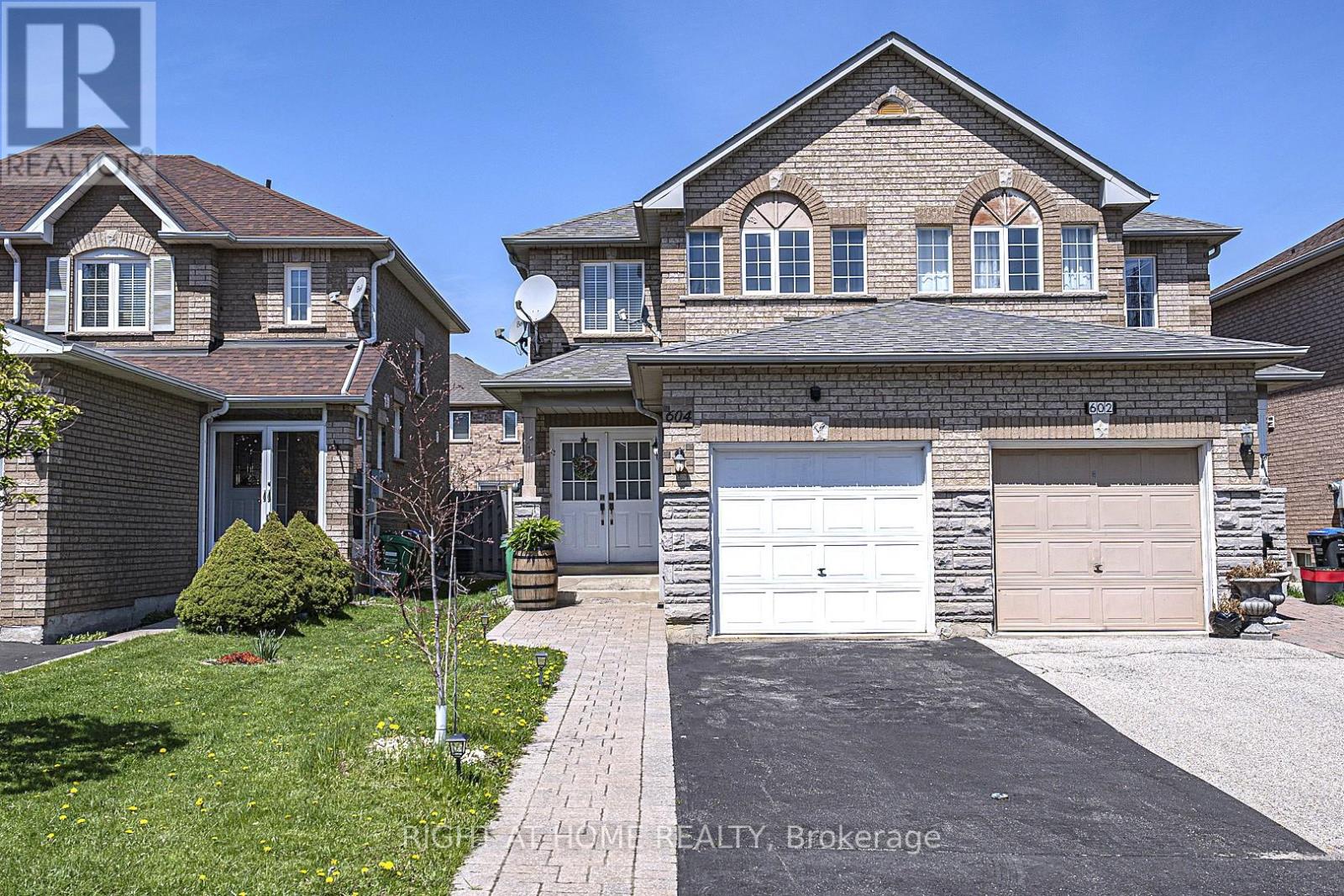 Semi-Detached/Link at 604 SUMMER PARK CRESCENT, Mississauga (Fairview)