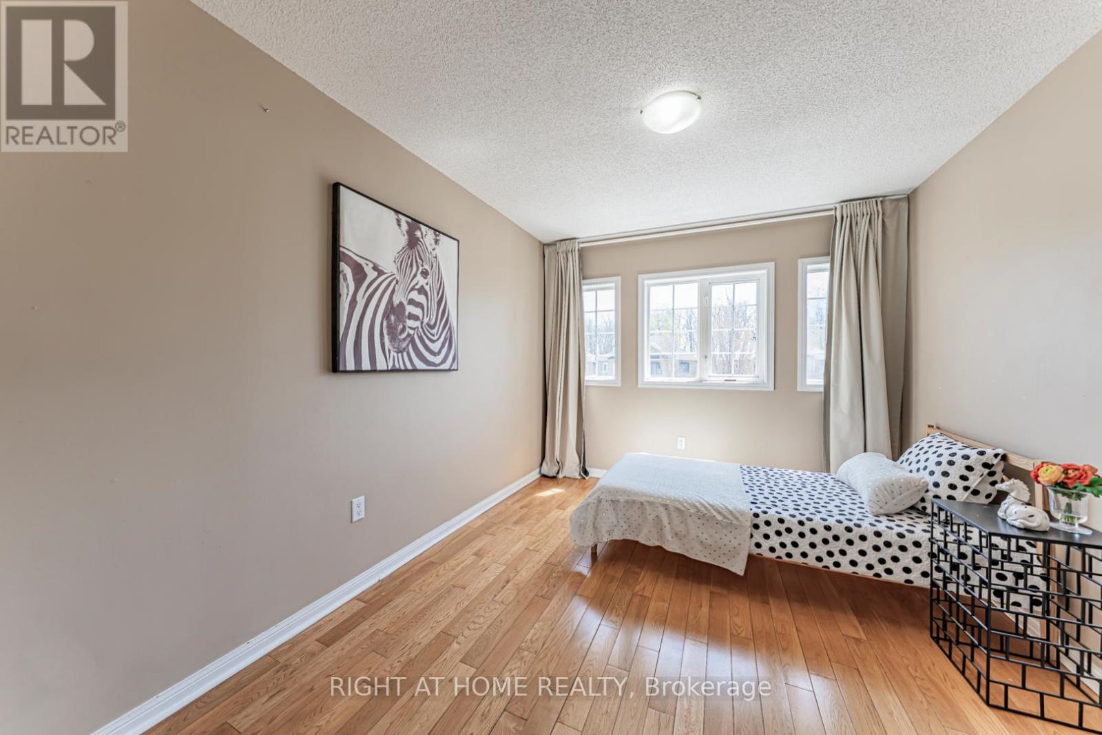 Semi-Detached/Link at 604 SUMMER PARK CRESCENT, Mississauga