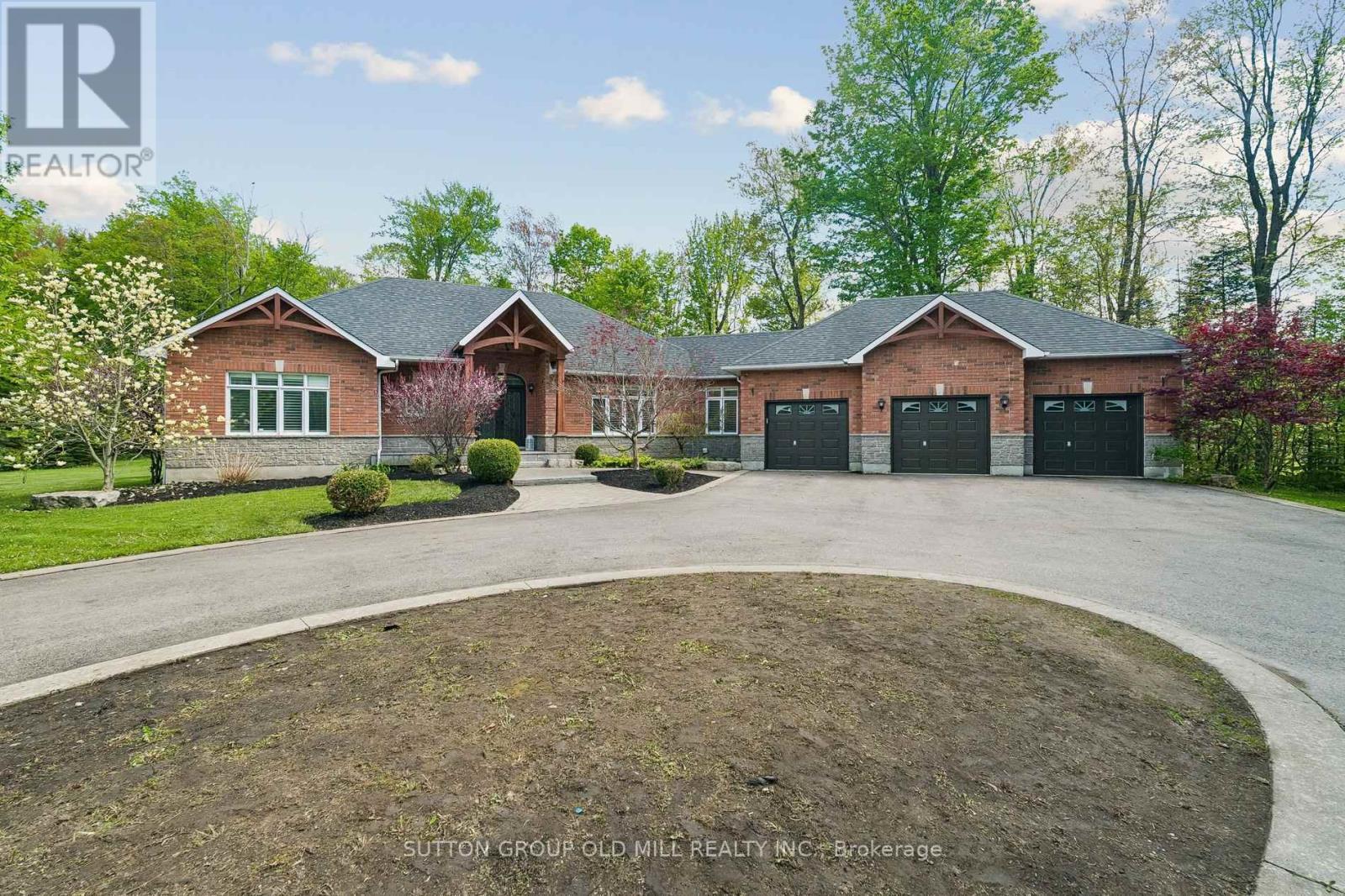 Detached at 7 ROLLING MEADOW DRIVE, Caledon (Caledon East)