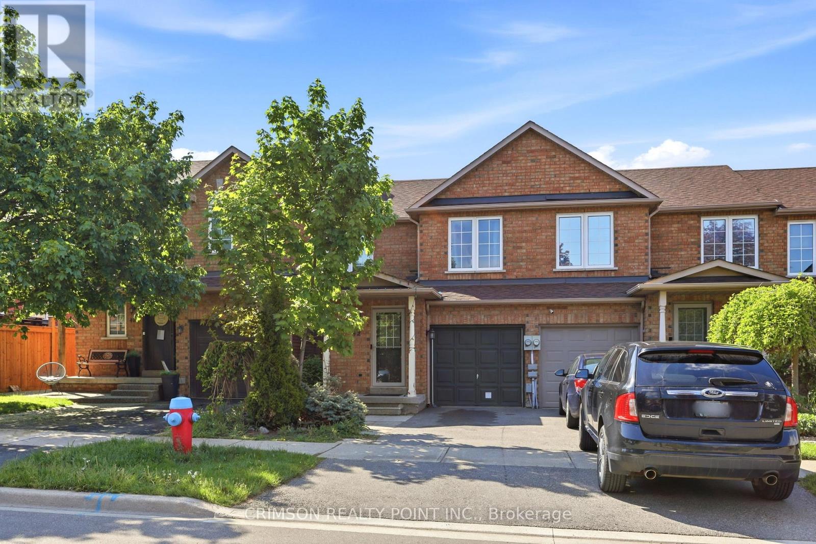 Townhouse at 42 DAWSON CRESCENT, Milton (OM Old Milton)