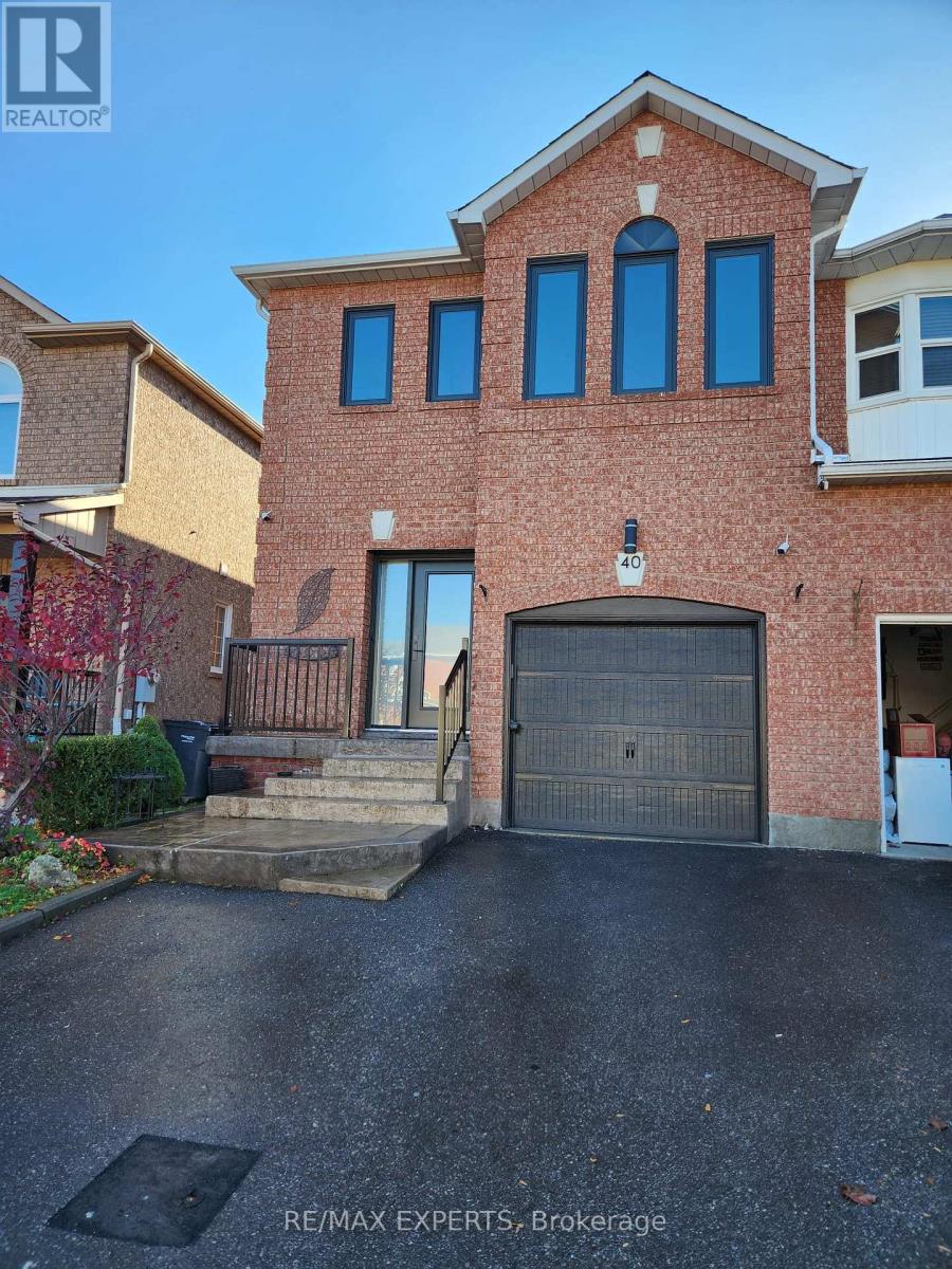 Townhouse at 40 WATERBURY STREET, Caledon (Bolton East)