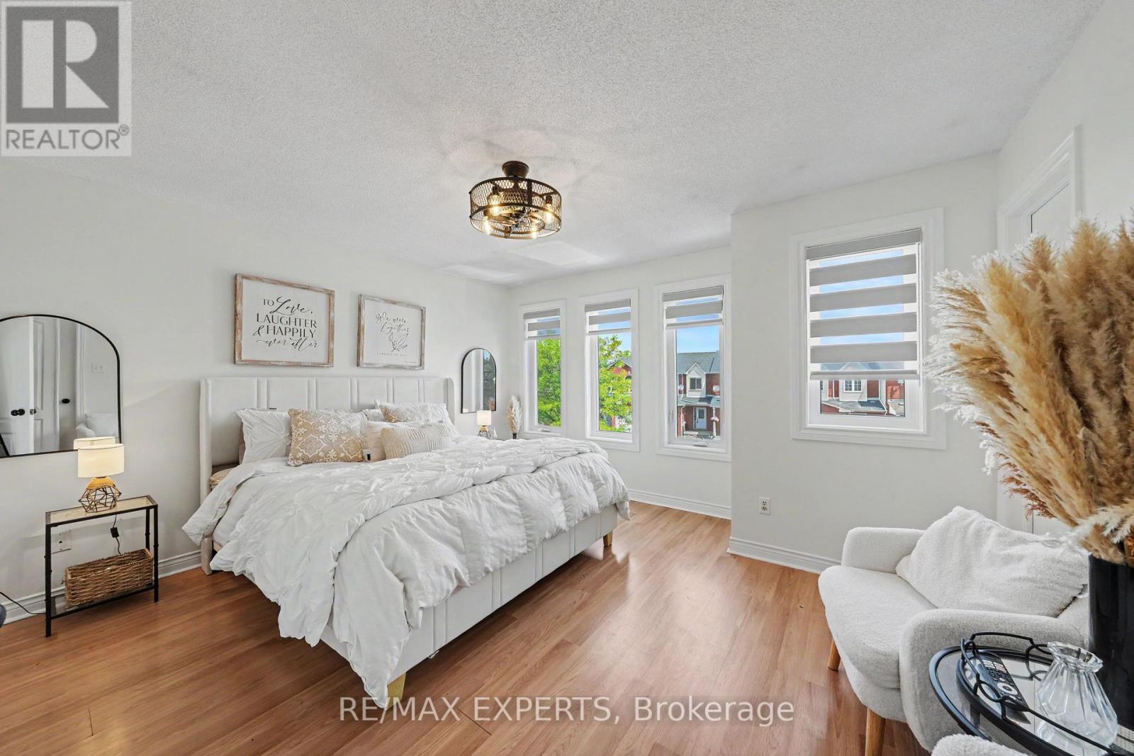 Townhouse at 40 WATERBURY STREET, Caledon
