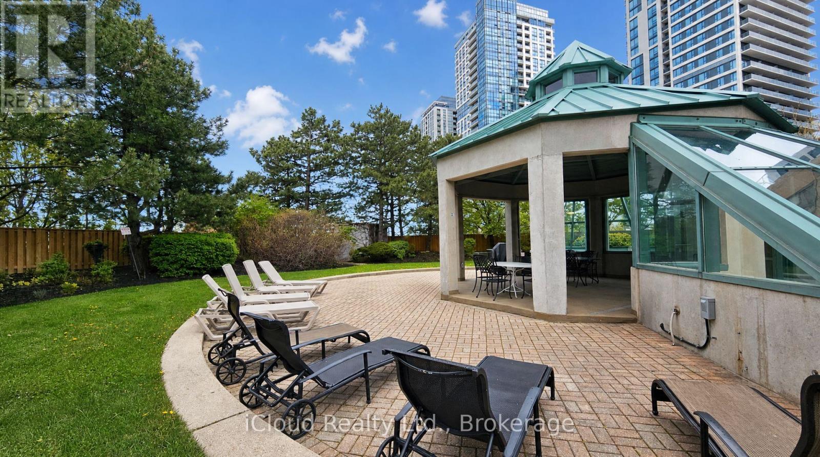 Apartment at 302 - 101 SUBWAY CRESCENT, Toronto