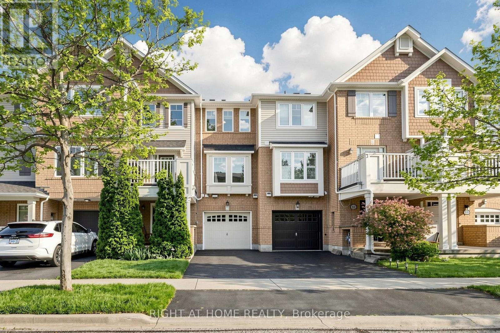 Townhouse at 252 WETENHALL LANDING, Milton (HA Harrison)