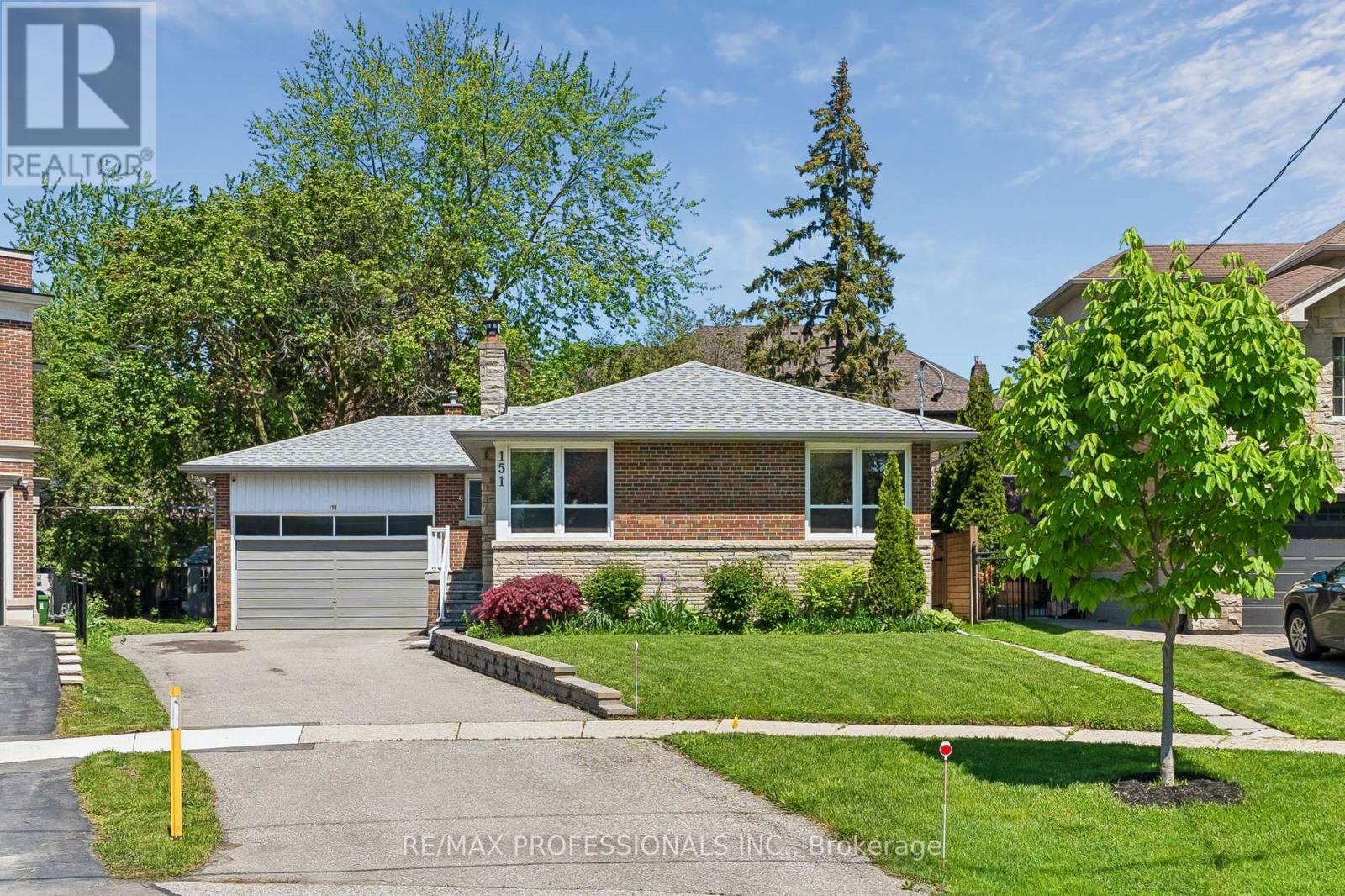 Detached at 151 PERRY CRESCENT, Toronto (Princess-Rosethorn)