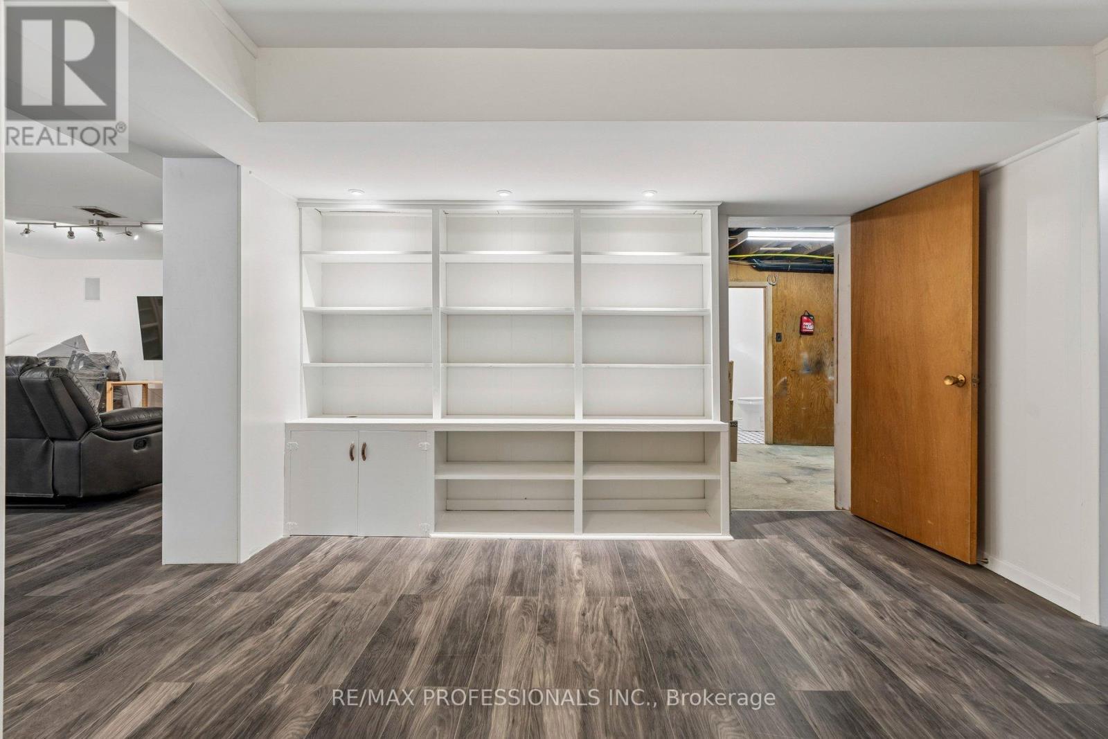 Detached at 151 PERRY CRESCENT, Toronto