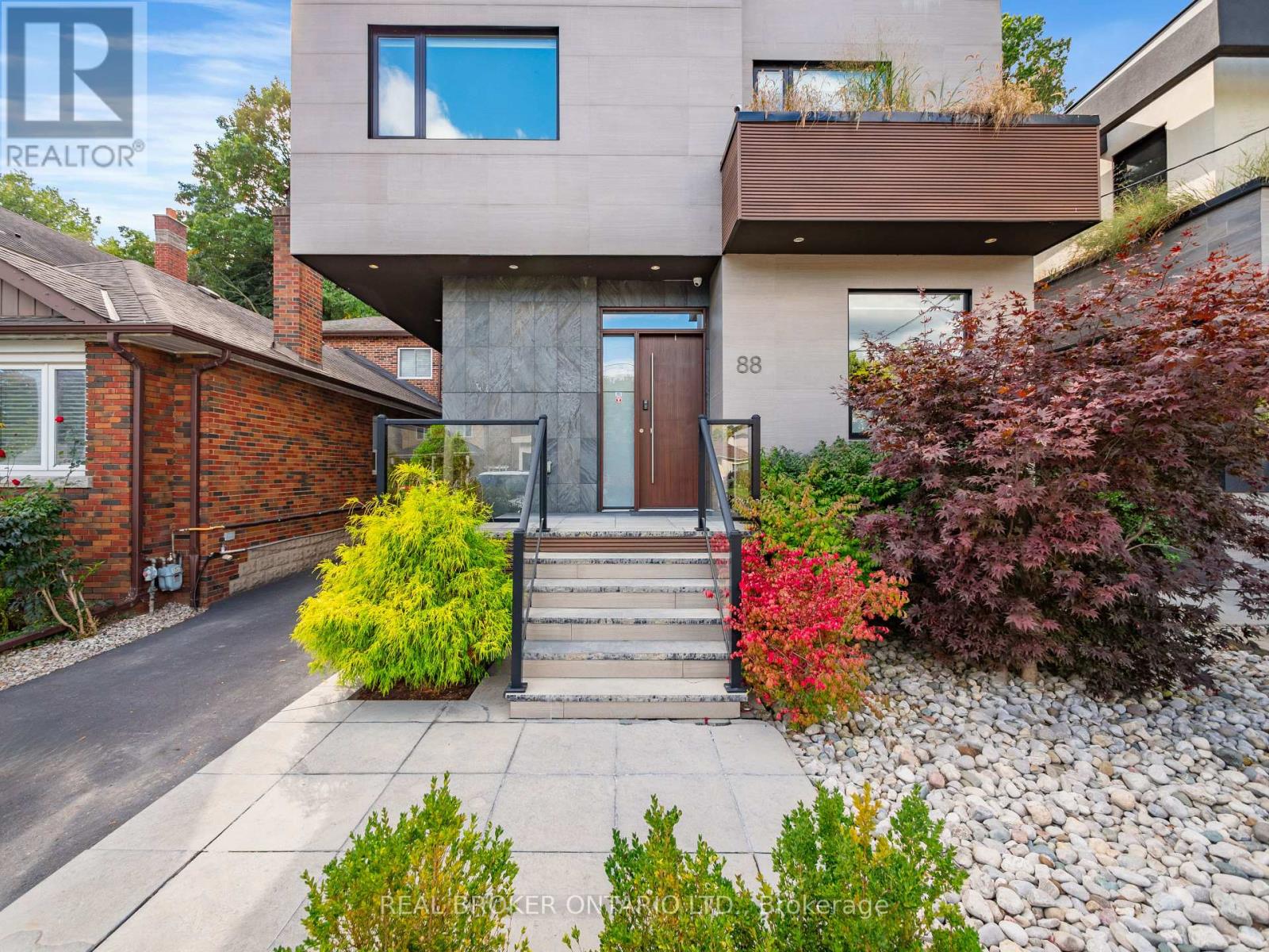 Detached at 88 SOUTH KINGSWAY WAY, Toronto