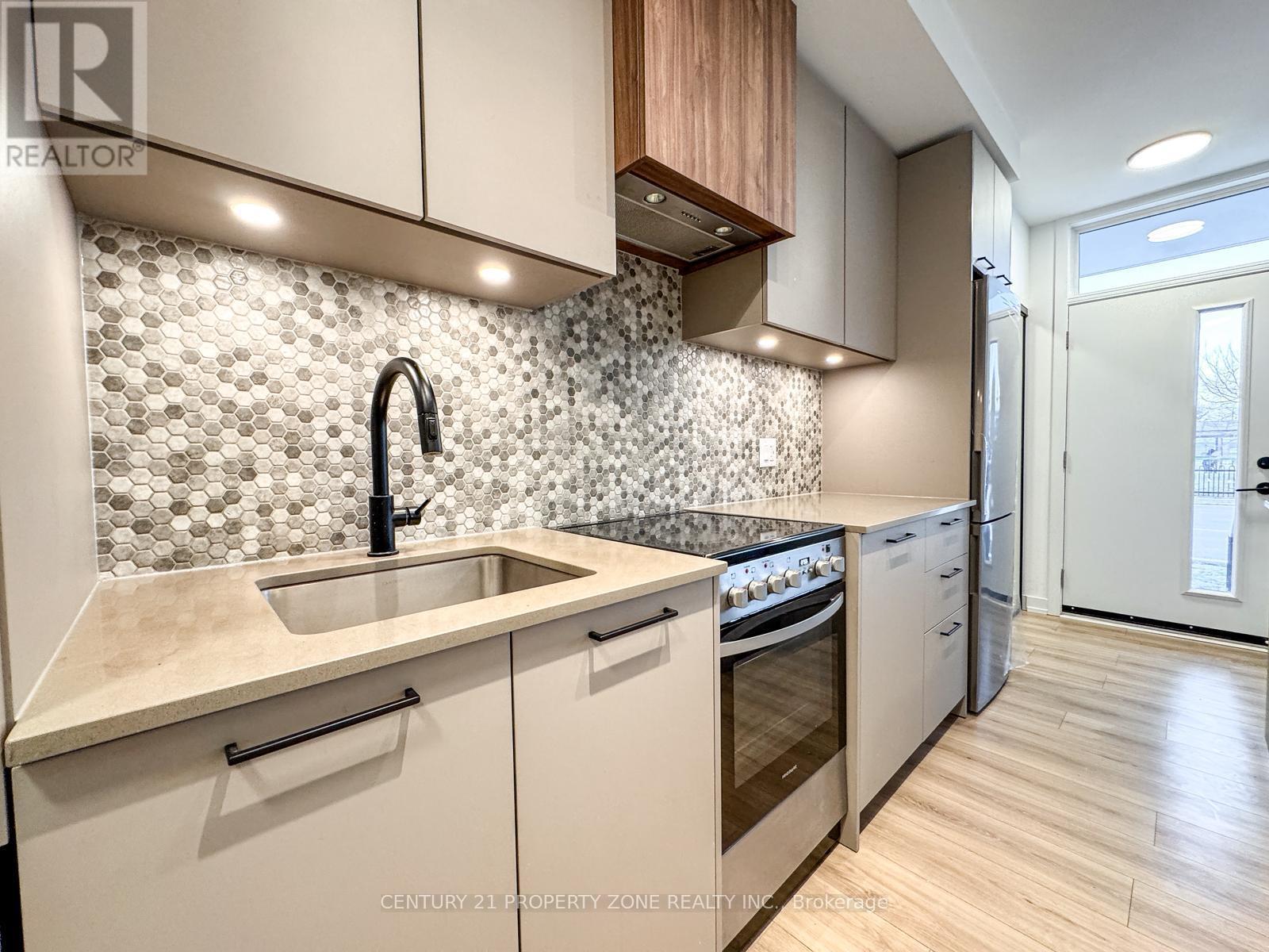 Townhouse at 06 - 20 LAGERFELD DRIVE, Brampton