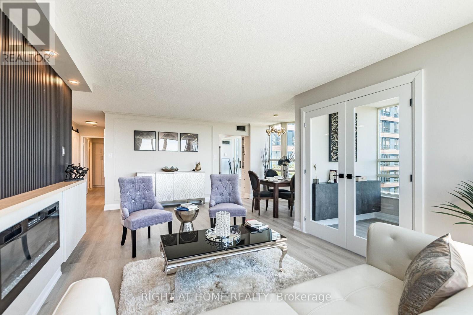 Apartment at 704 - 250 WEBB DRIVE, Mississauga