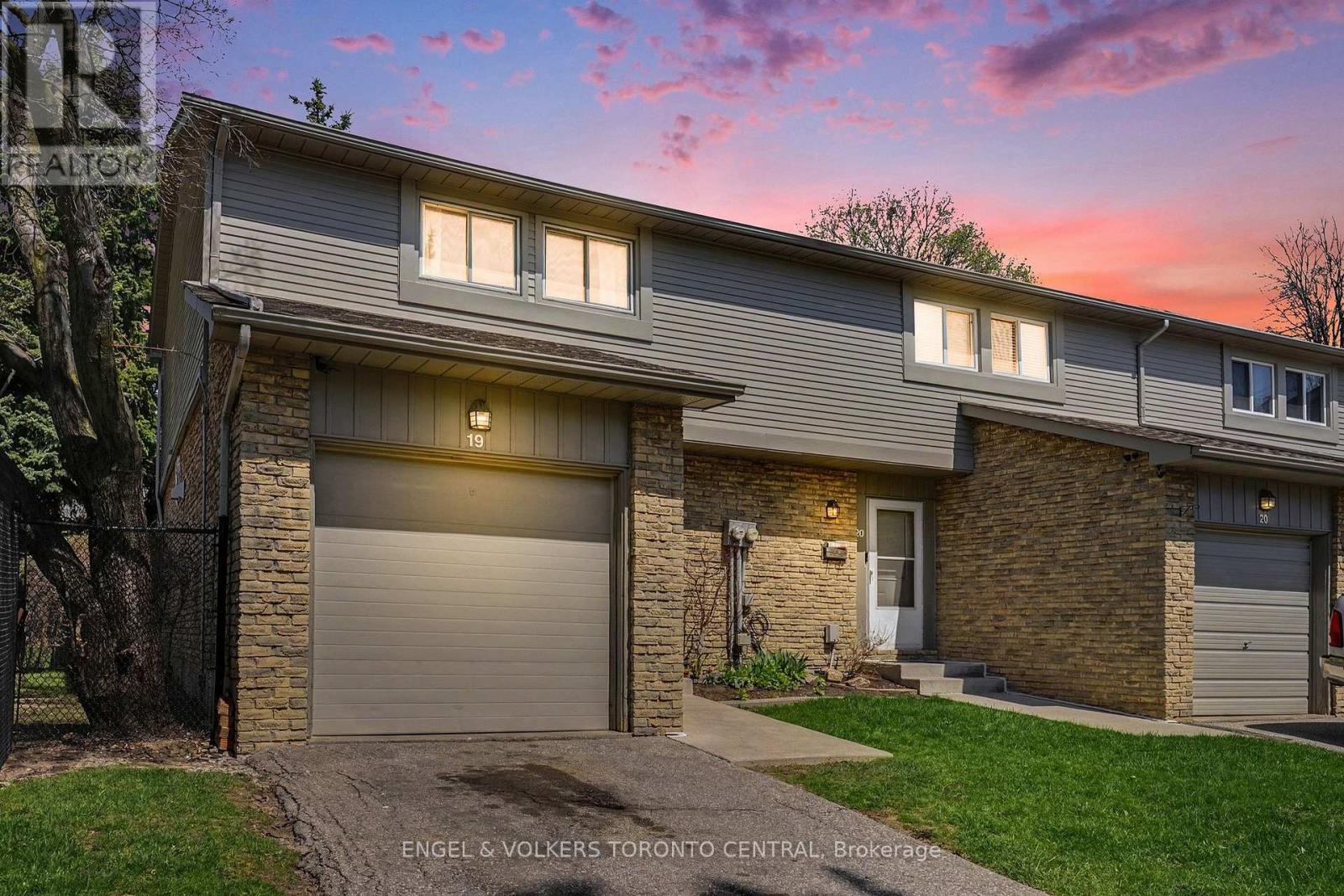 Townhouse at 19 - 6779 GLEN ERIN DRIVE, Mississauga (Meadowvale)