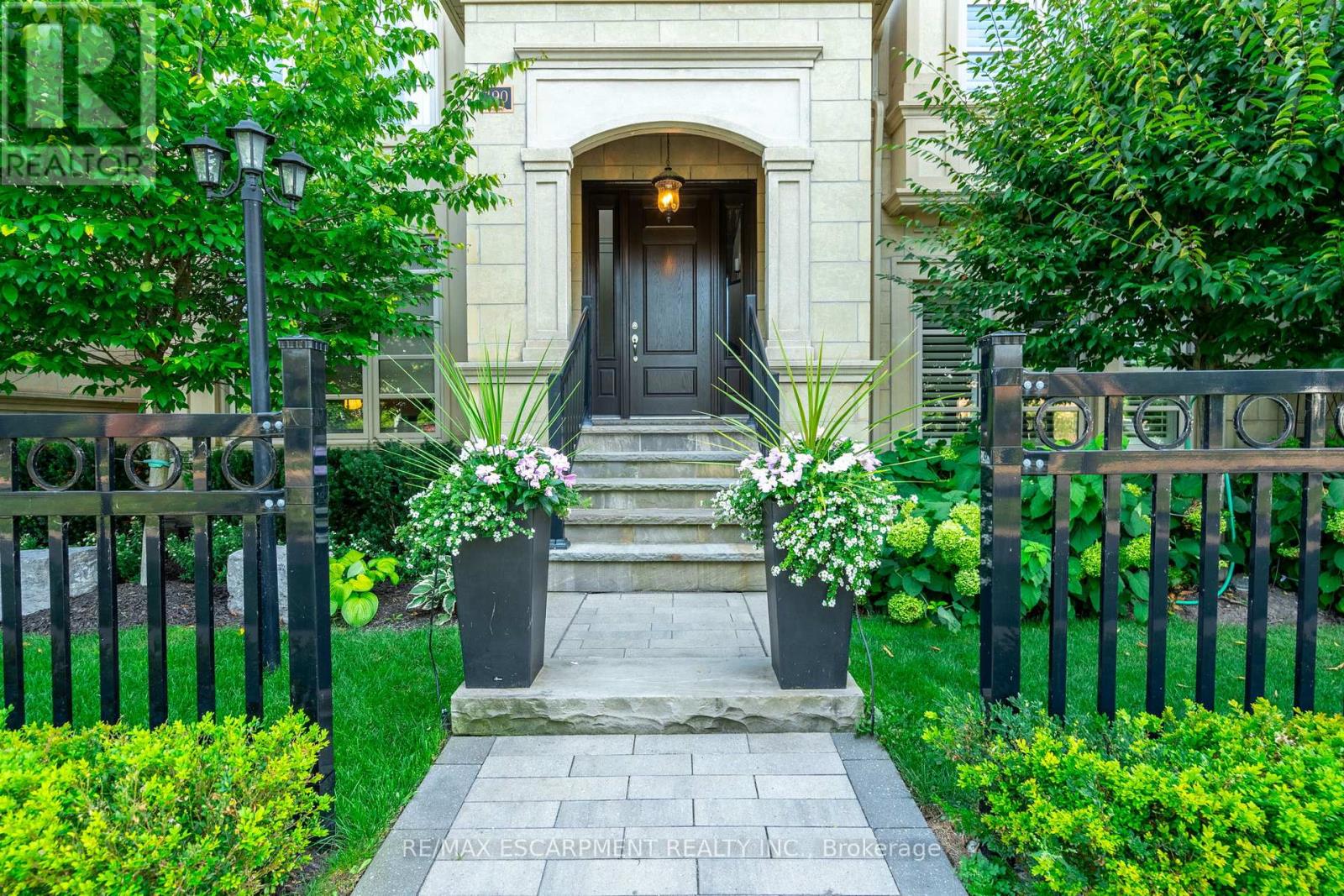 Townhouse at 190 DORVAL DRIVE, Oakville (OO Old Oakville)