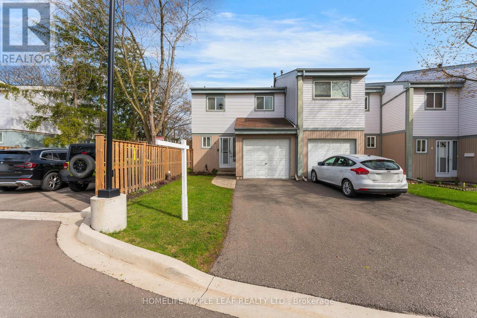 Townhouse at 6 - 121 FALCONER DRIVE, Mississauga