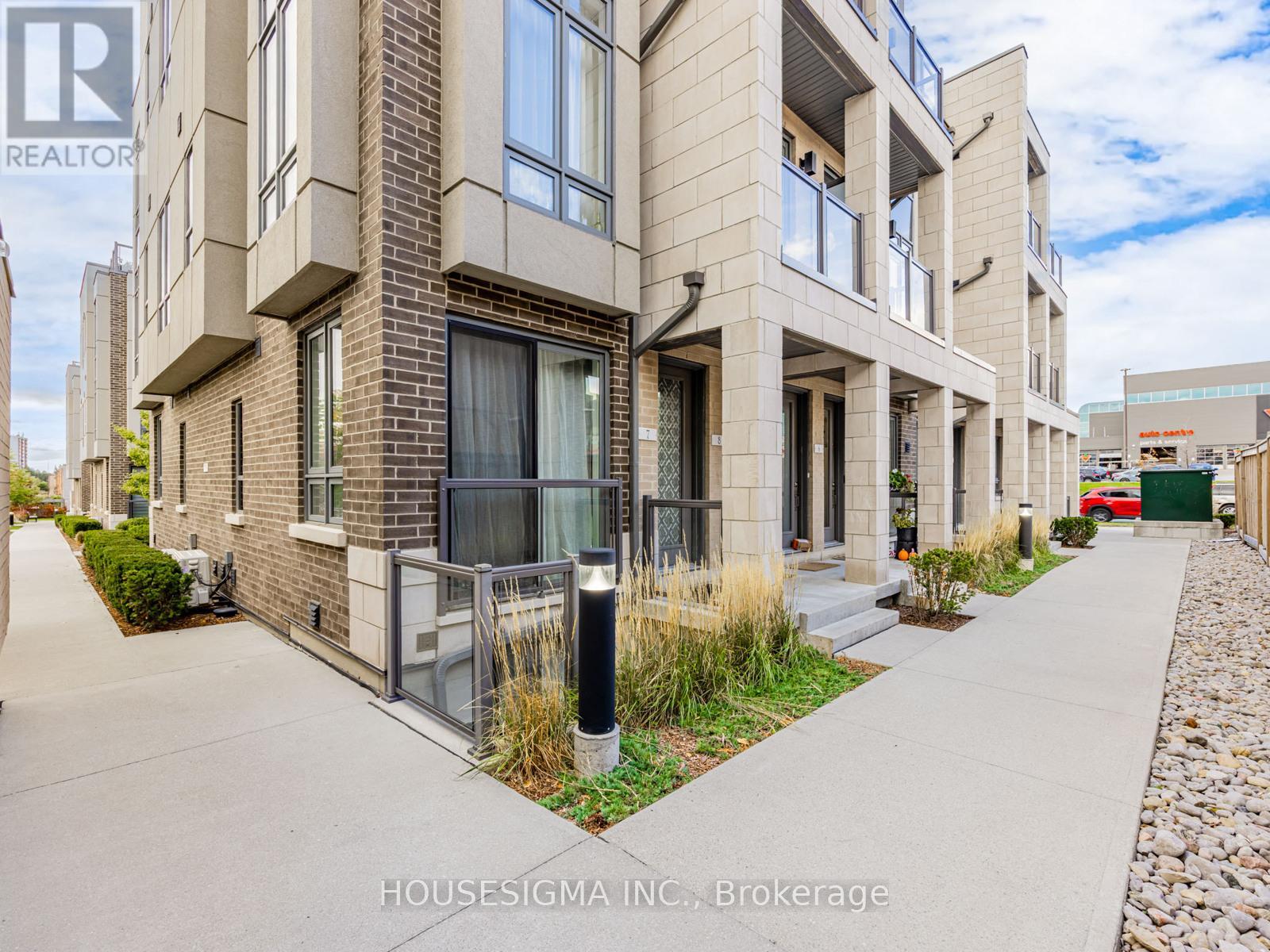 Townhouse at 5 - 713 LAWRENCE AVENUE W, Toronto