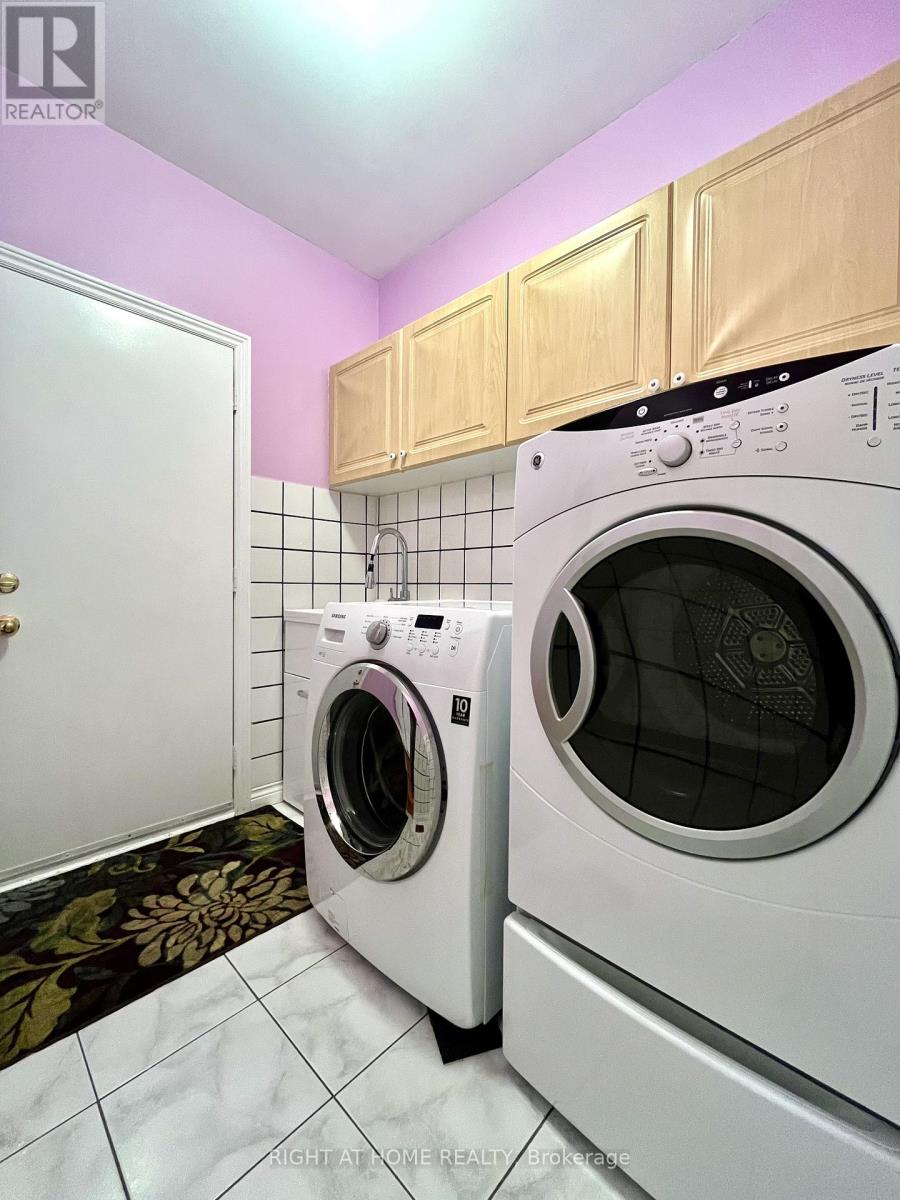 Detached at 865 WINTERTON WAY, Mississauga