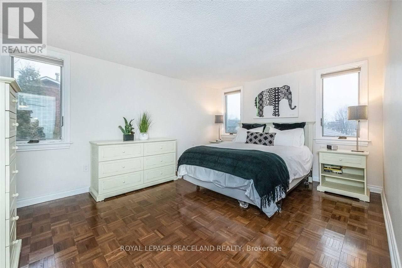 Detached at 2 - 4239 WHITE SPRUCE COURT, Mississauga (Creditview)