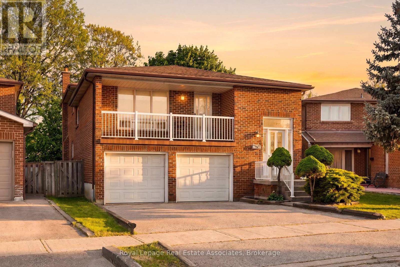 Detached at 4084 LONGO CIRCLE, Mississauga