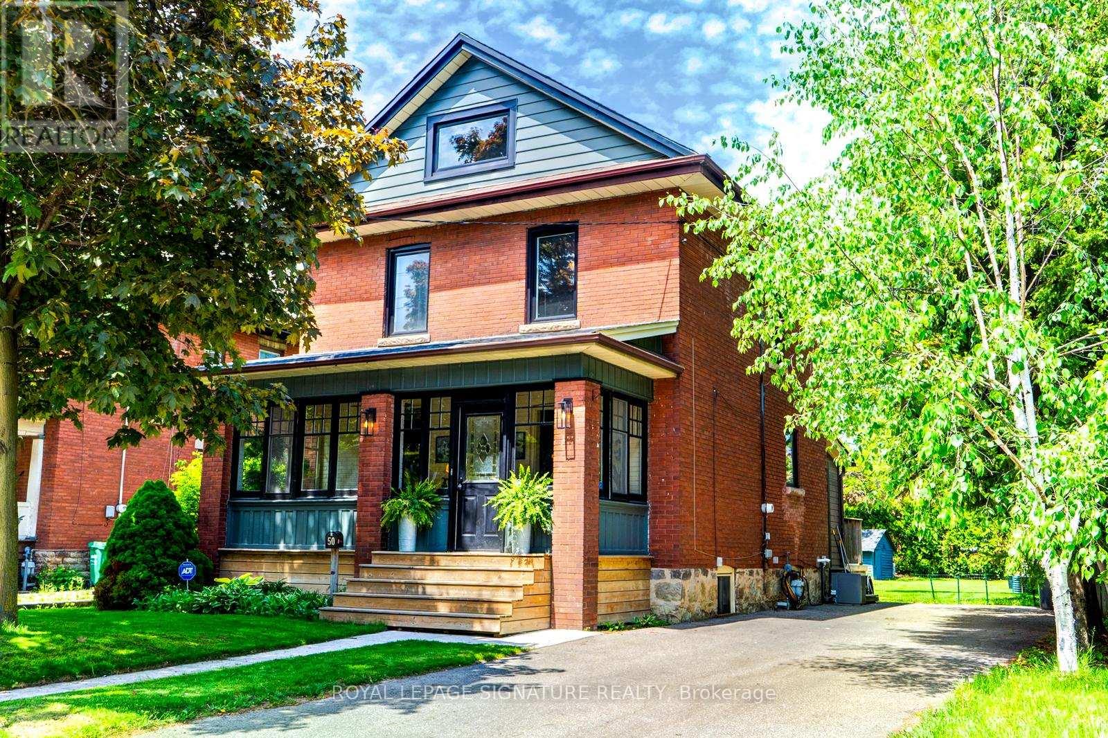 Detached at 50 ROSEDALE AVENUE W, Brampton (Downtown Brampton)