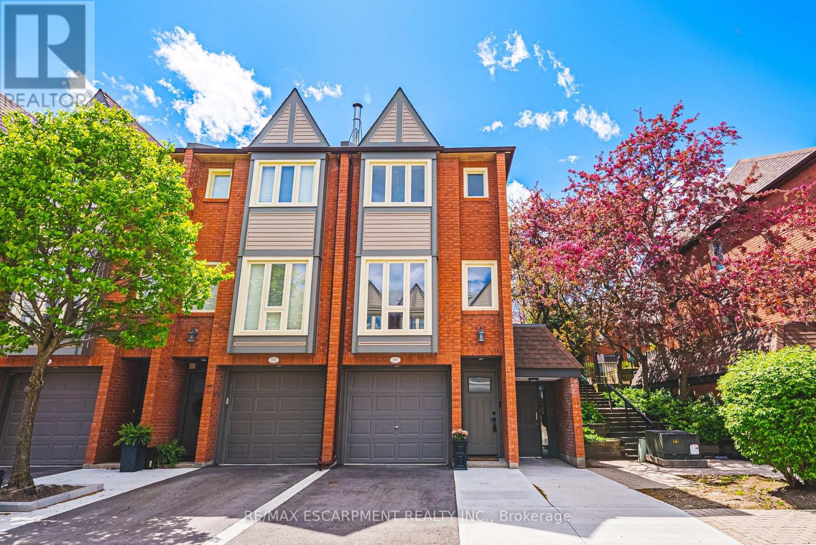 Townhouse at 101 - 895 MAPLE AVENUE, Burlington