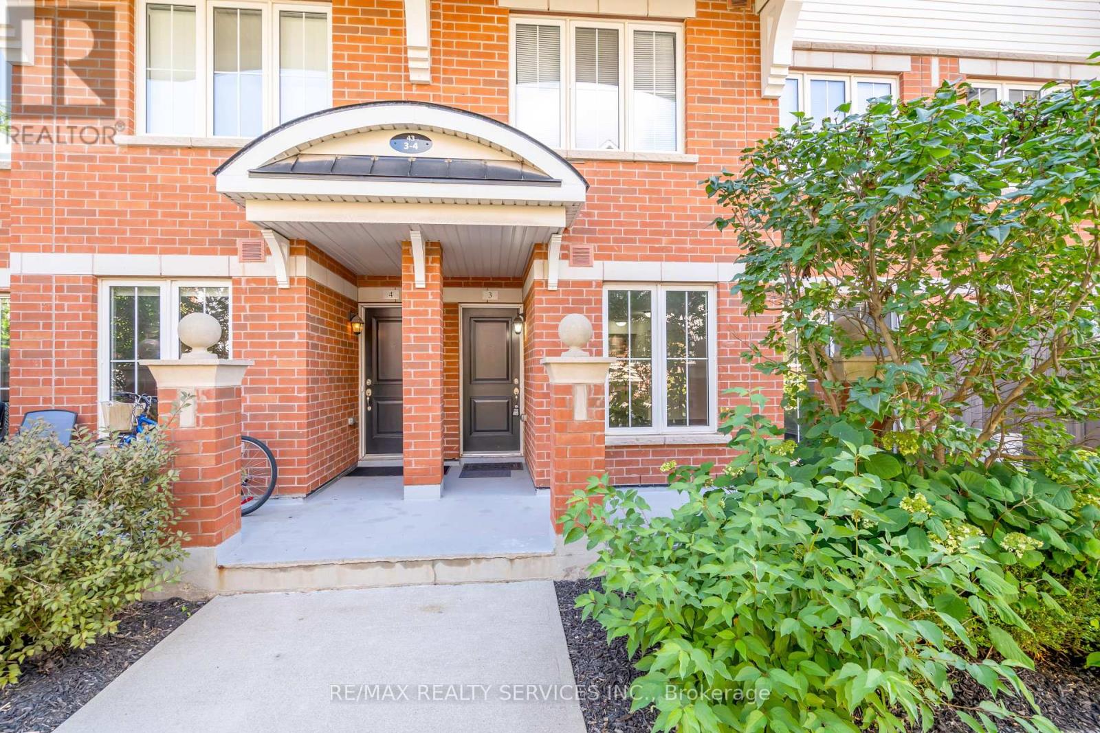 Apartment at 3 - 43 HAYS BOULEVARD, Oakville (RO River Oaks)