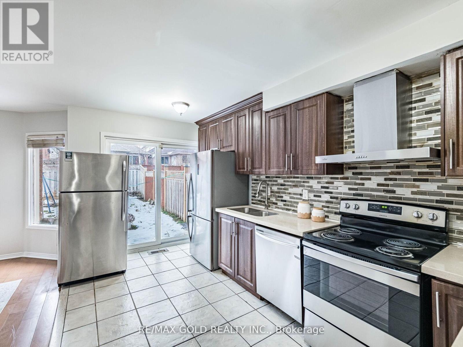 Detached at 33 FIDDLENECK CRESCENT, Brampton