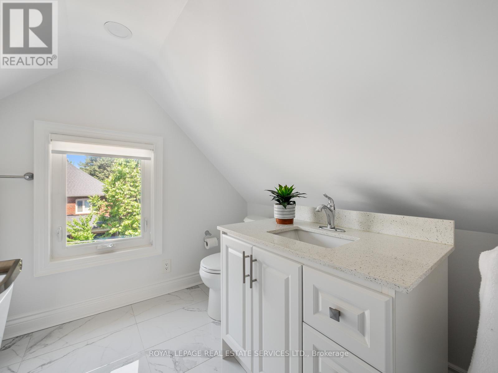 Detached at 15 MELVILLE AVENUE, Toronto