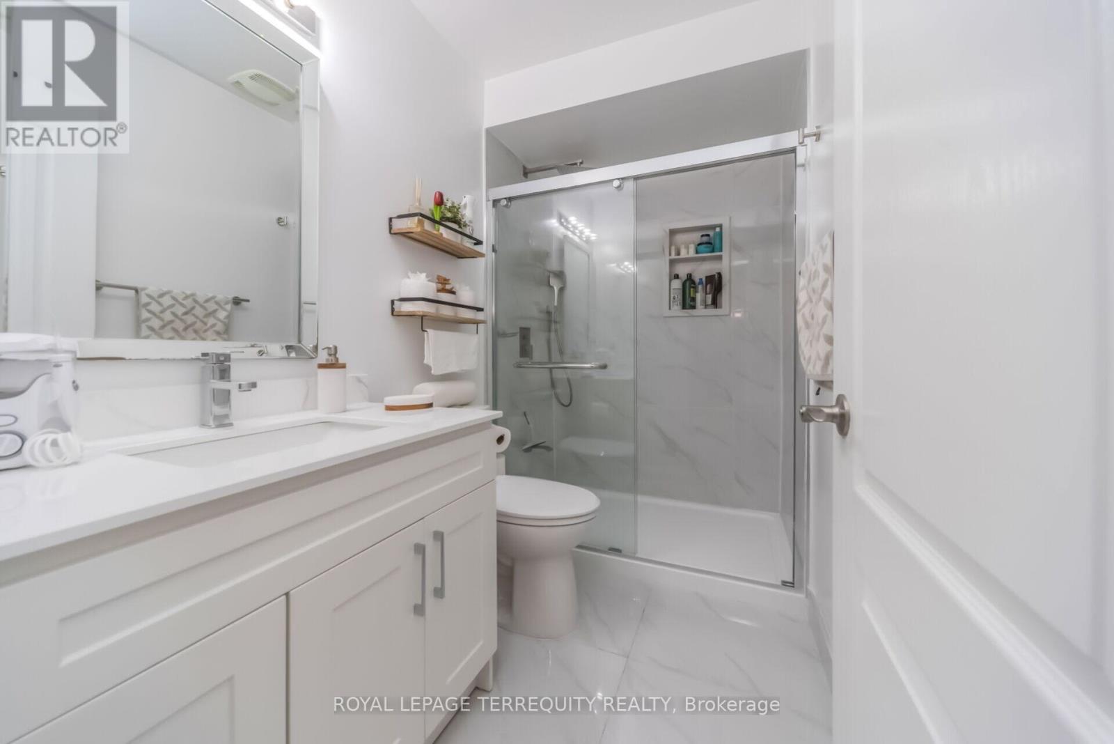Townhouse at 7 BAMBOO GROVE, Brampton