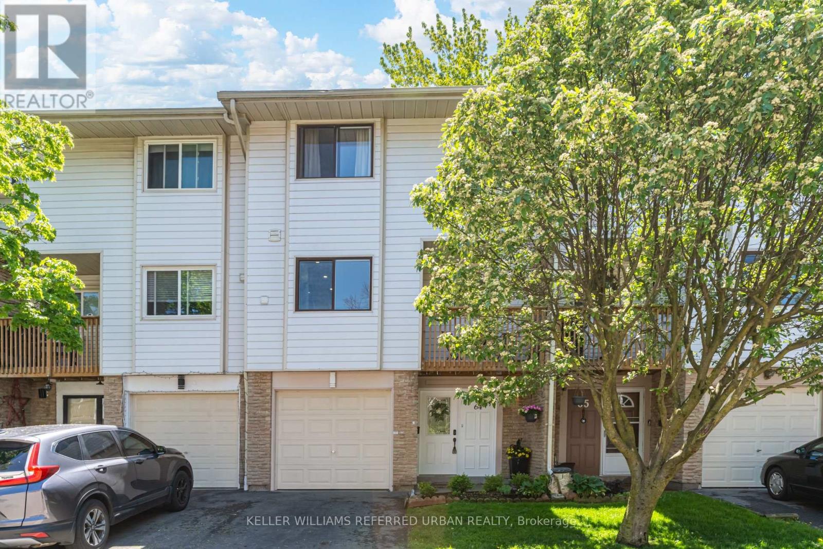 Apartment at 64 - 6540 FALCONER DRIVE, Mississauga (Streetsville)