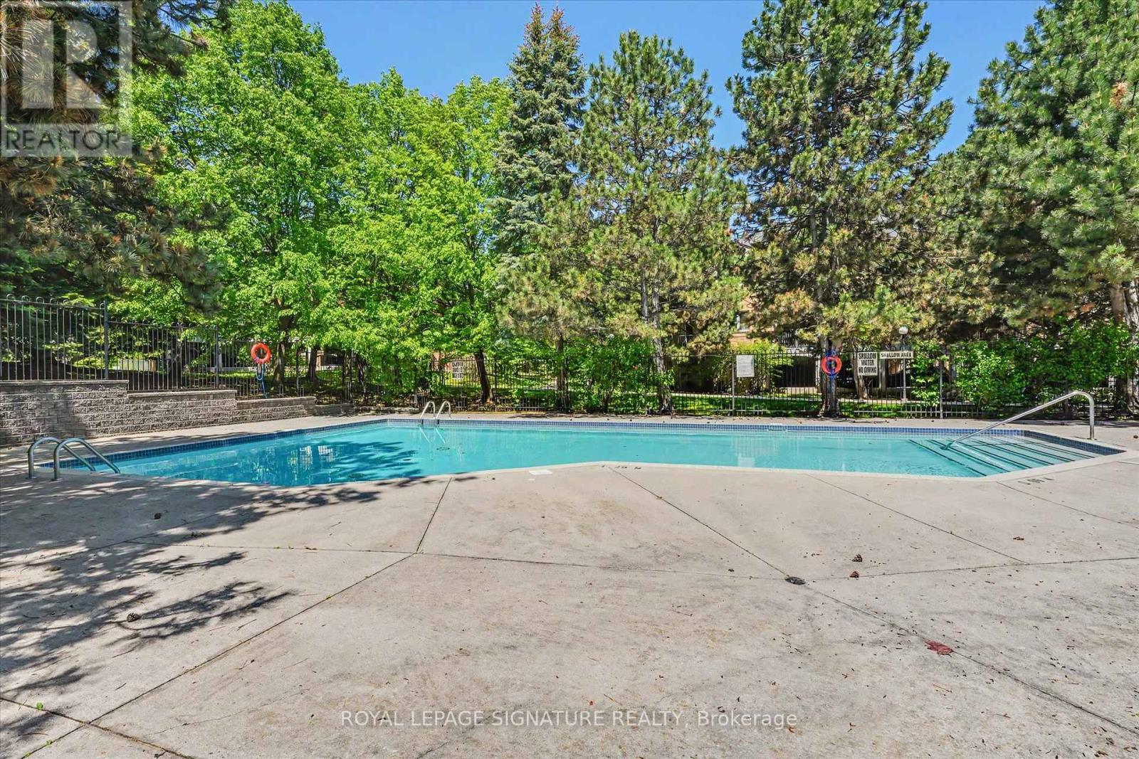 Townhouse at 221 - 101 BRISTOL ROAD E, Mississauga