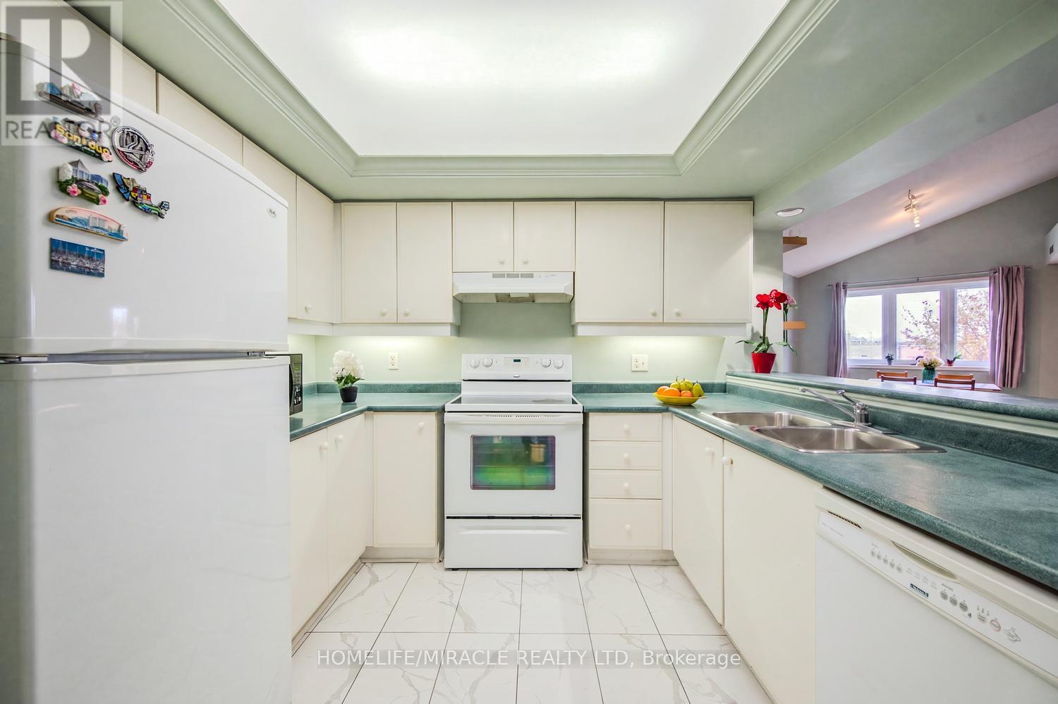 Townhouse at 116 - 111 BRISTOL ROAD E, Mississauga