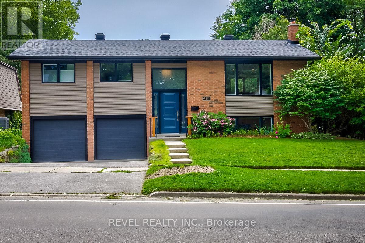 Detached at 2128 DUNEDIN ROAD, Oakville