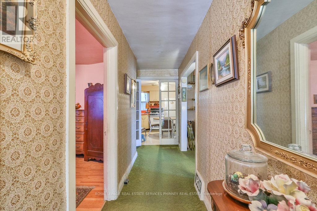 Detached at 945 BEECHWOOD AVENUE, Mississauga