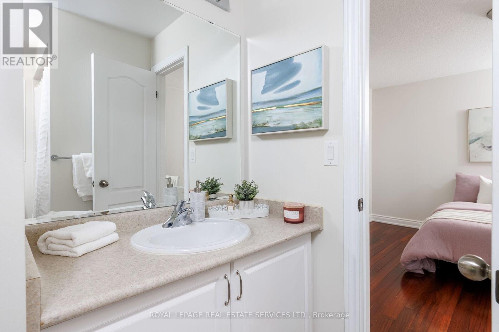 Detached at 147 INNVILLE CRESCENT, Oakville
