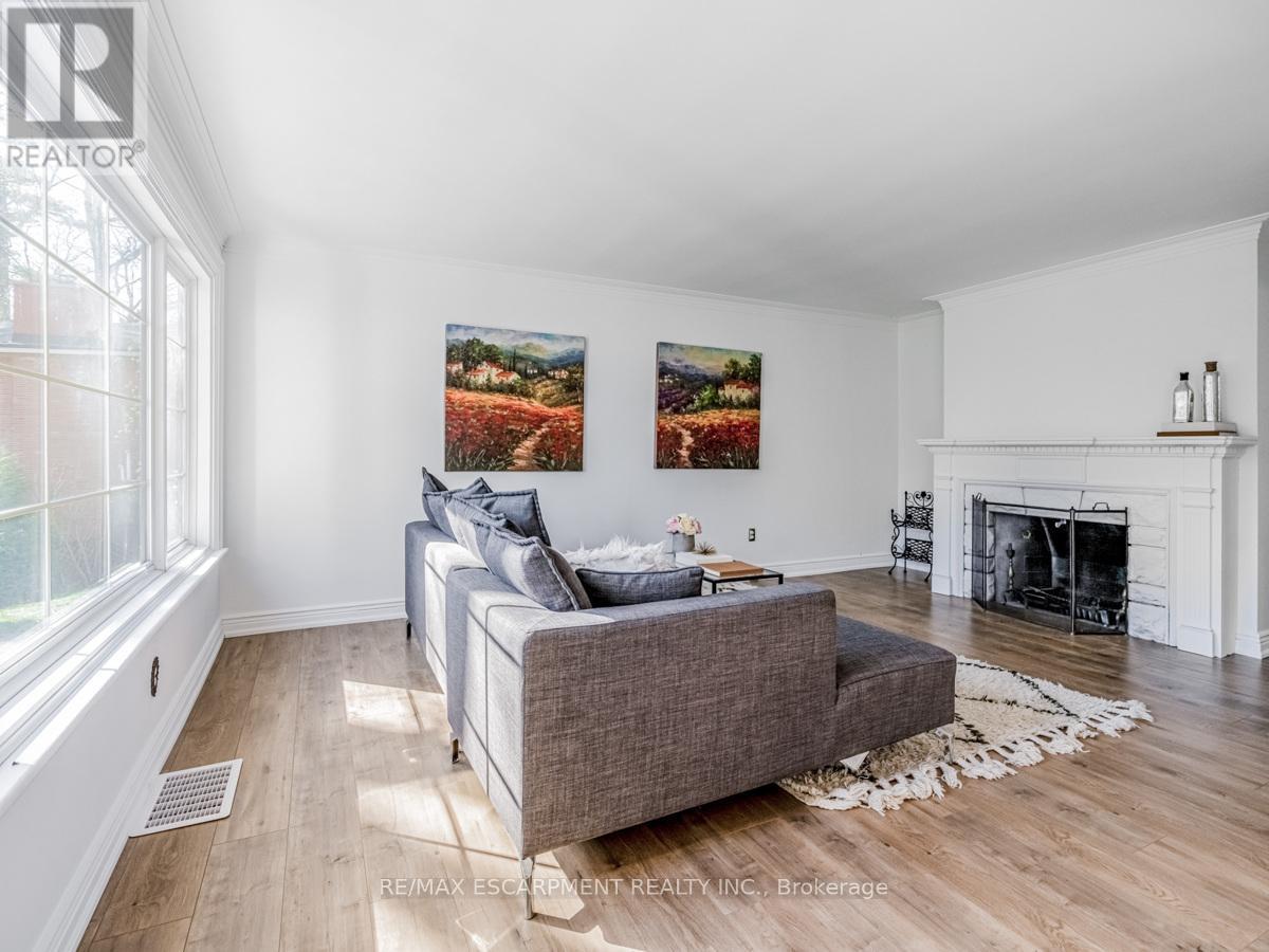 Detached at 804 SHADELAND AVENUE, Burlington