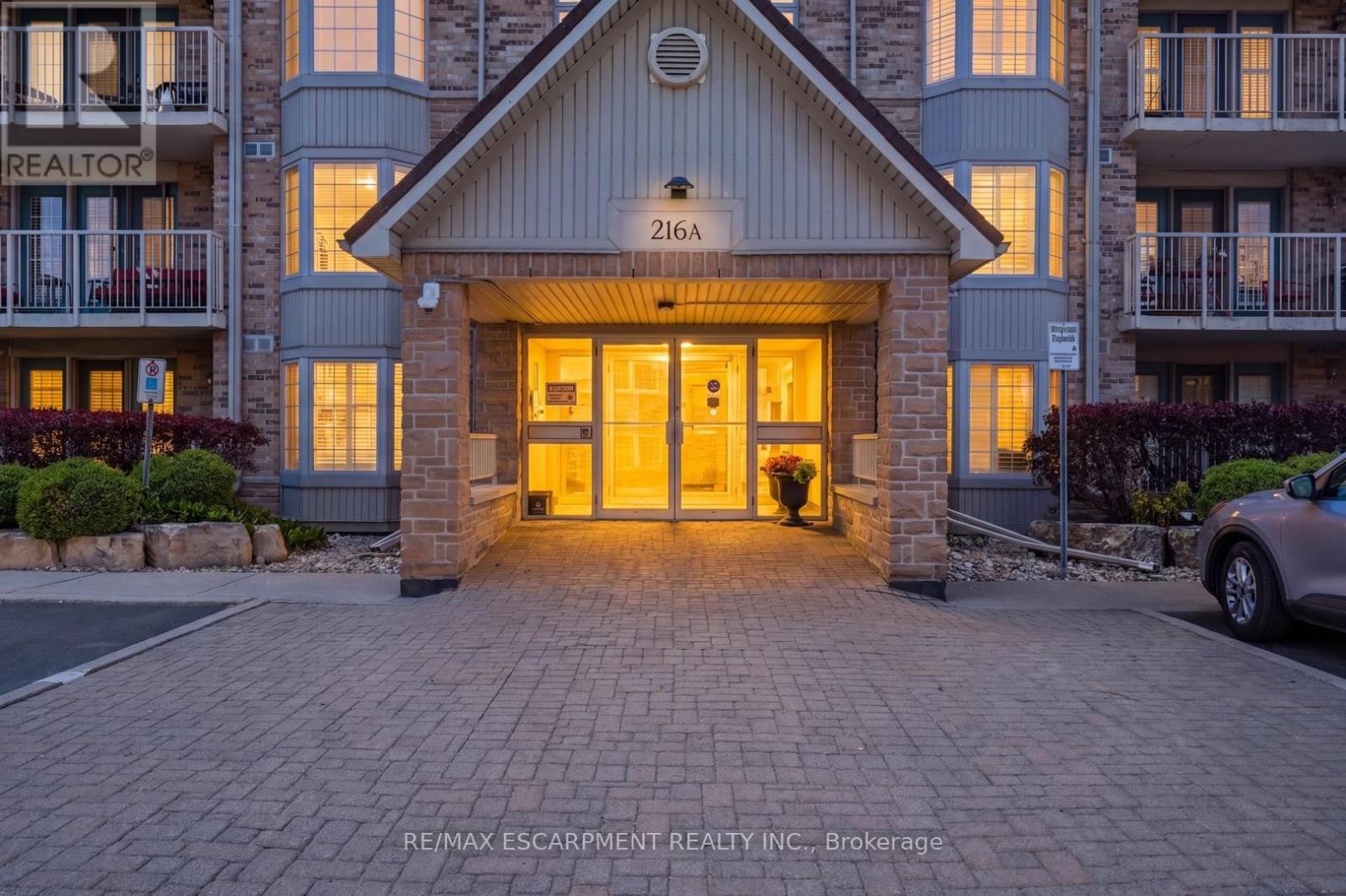 Apartment at A307 - 216 PLAINS ROAD W, Burlington (Bayview)