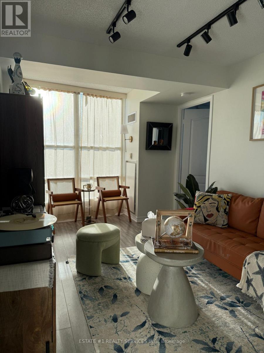 Apartment at 802 - 33 ELM DRIVE, Mississauga