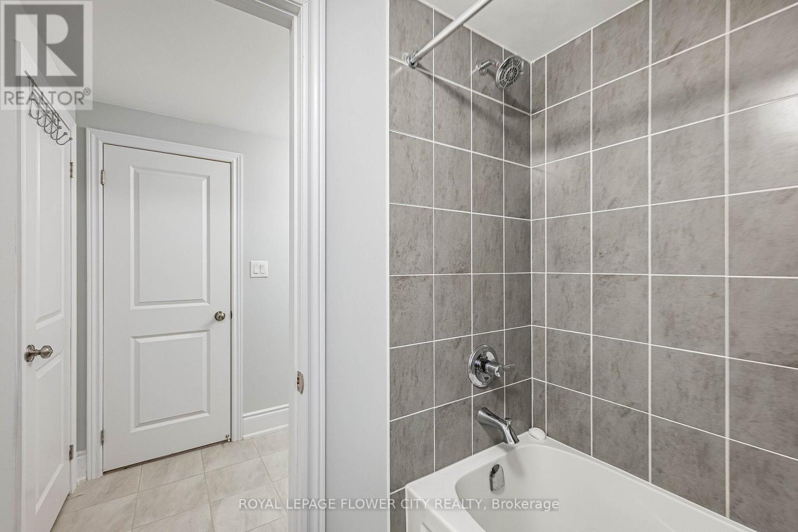 Detached at 14 RICHARD OXTOBY ROAD, Caledon