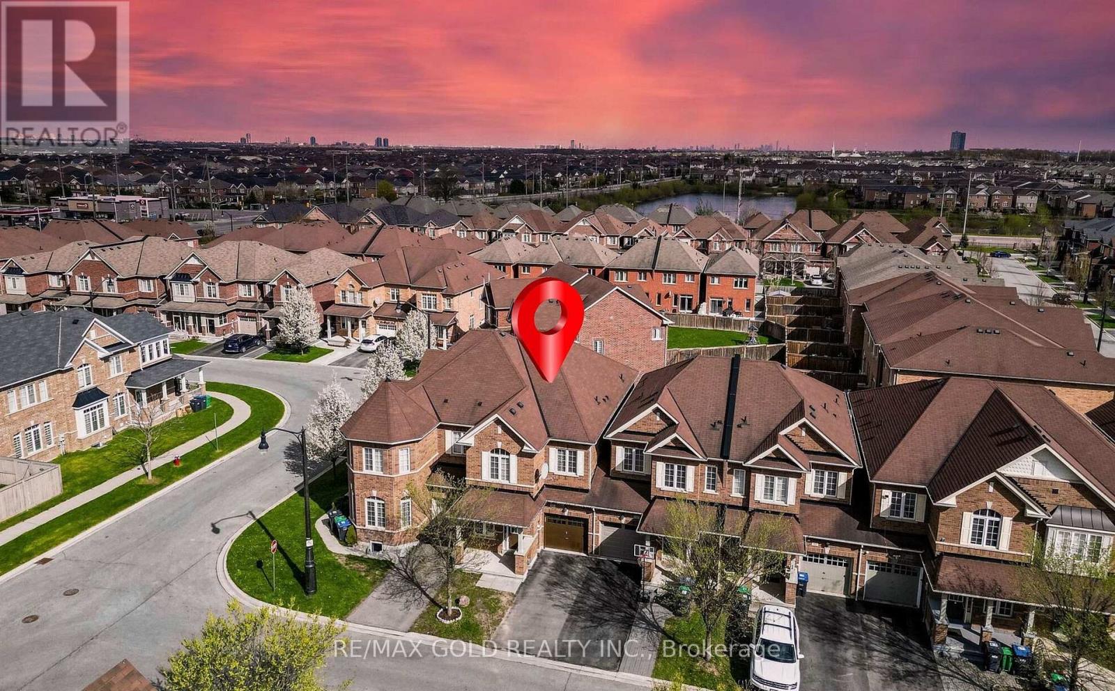 Townhouse at 17 PRIMO ROAD, Brampton