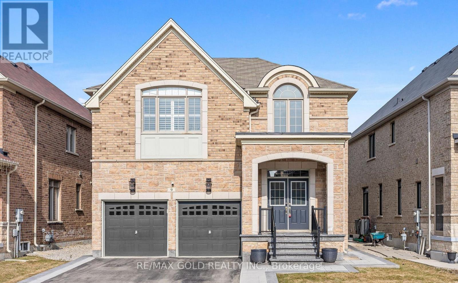 Detached at 9 FRINGETREE ROAD, Brampton