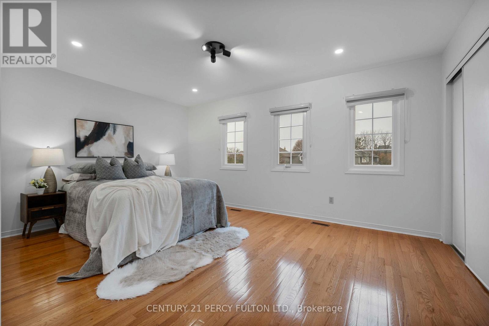 Detached at 5393 GLEN ERIN DRIVE, Mississauga
