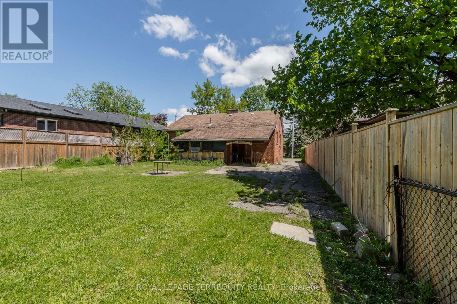Detached at 3056 PARKERHILL ROAD, Mississauga