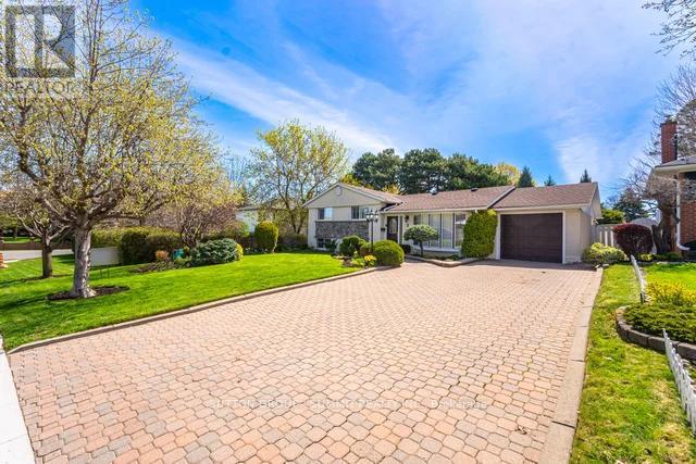 Detached at 3 DONATA DRIVE, Mississauga