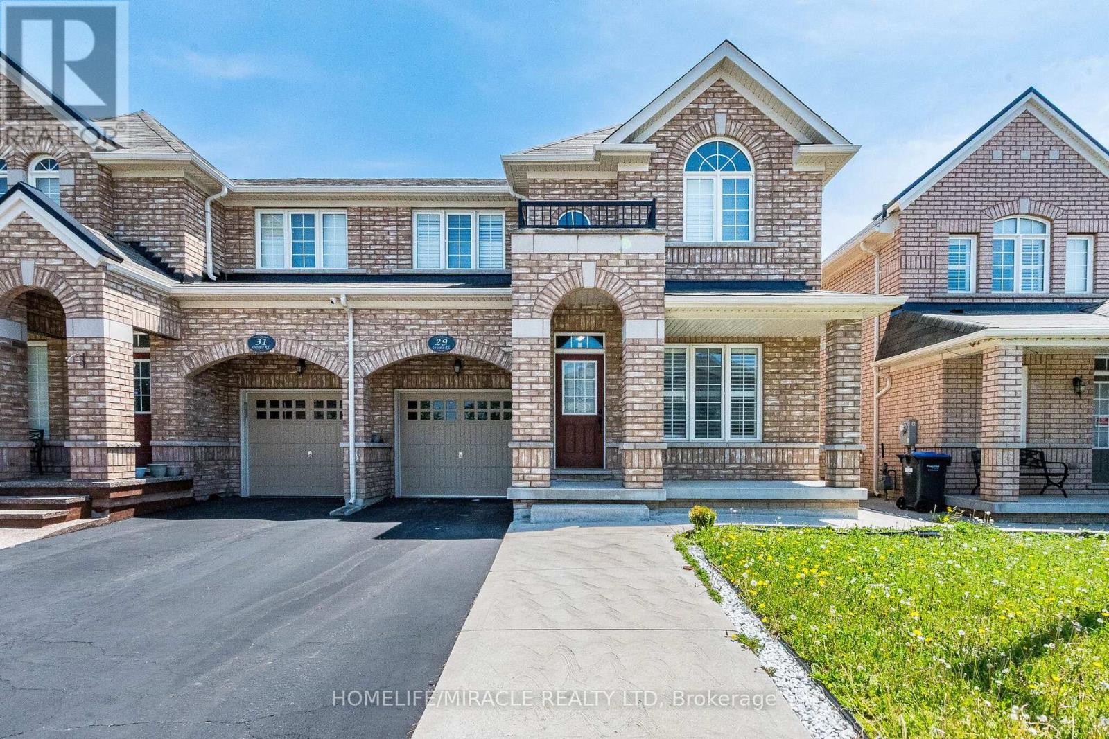 Semi-Detached/Link at 29 OSWALD ROAD E, Brampton