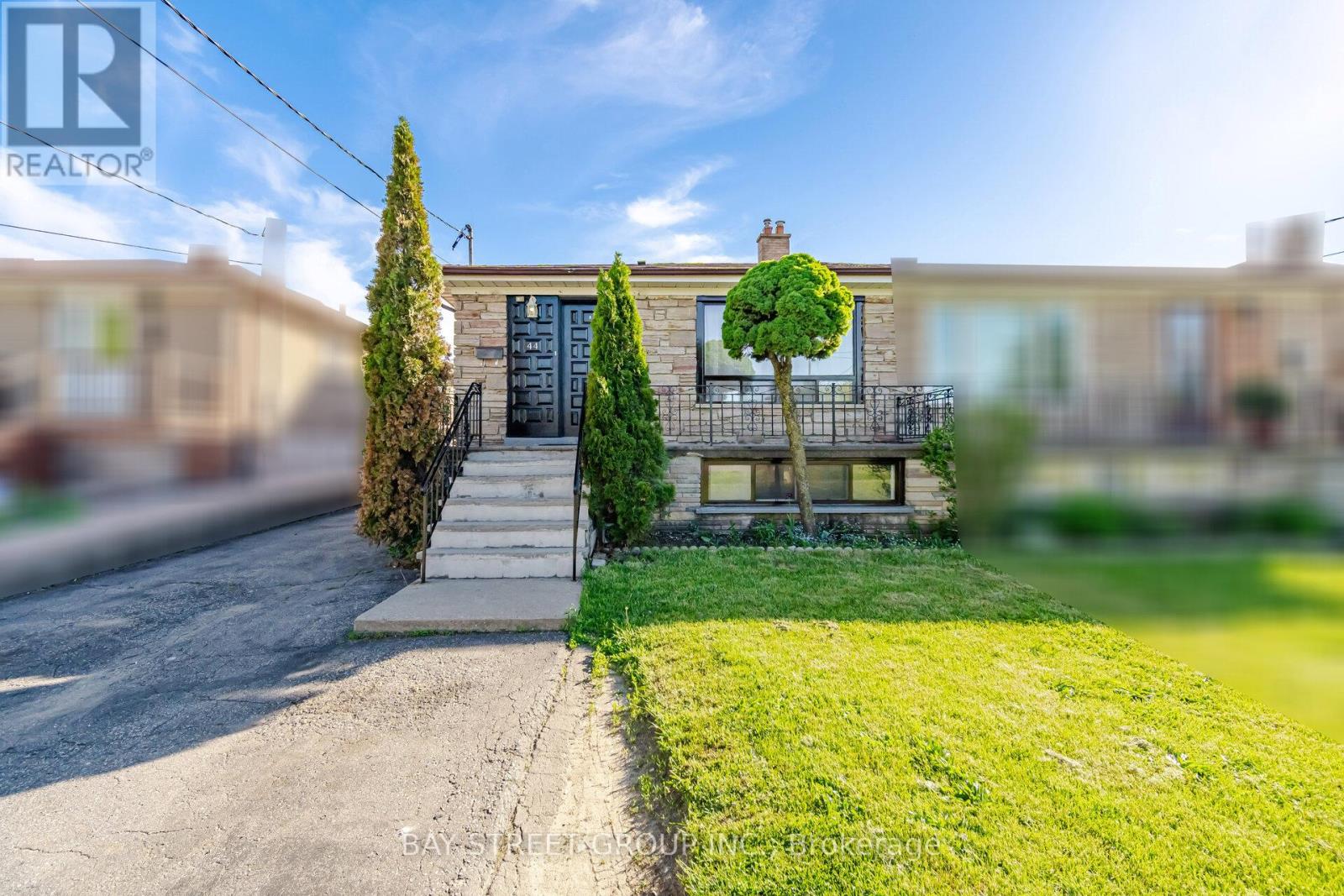 Semi-Detached/Link at 44 DUNCANWOODS DRIVE, Toronto