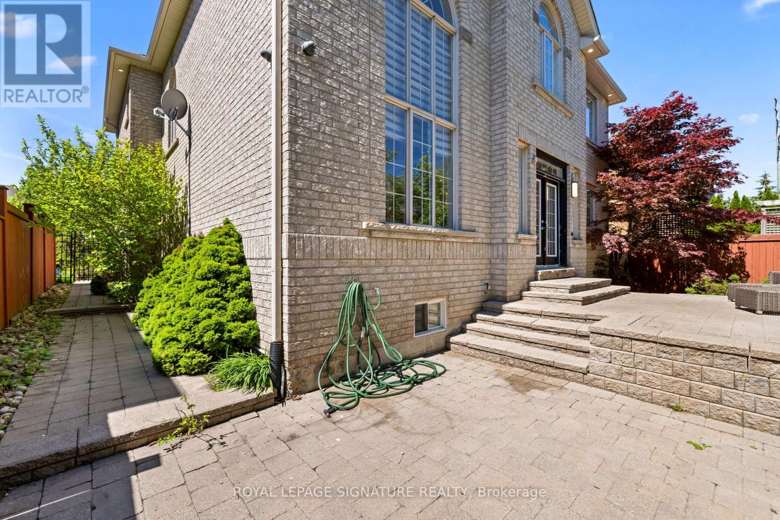 Detached at 2480 UPPER VALLEY CRESCENT, Oakville