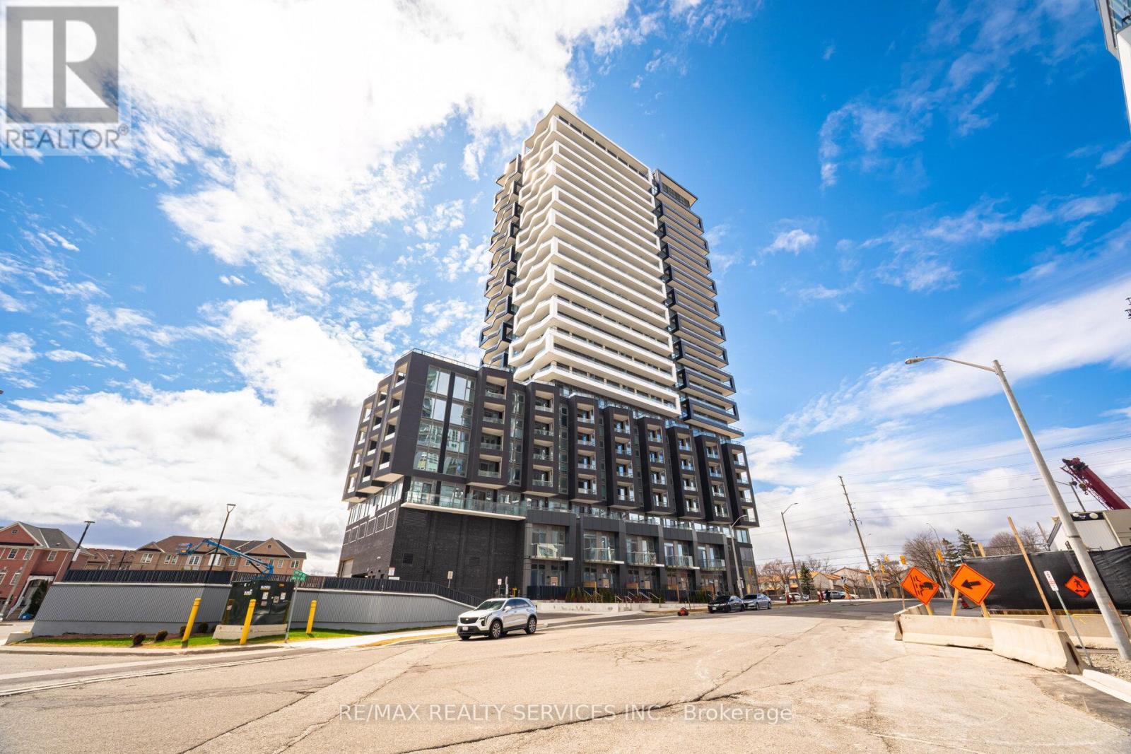 Apartment at 245 Steeles Ave W, Brampton