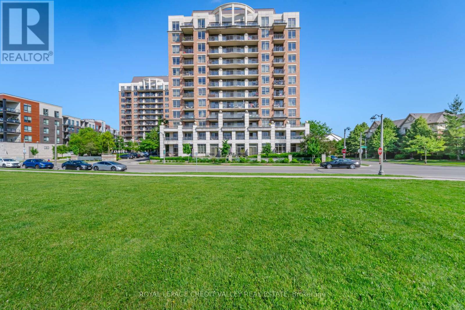 Apartment at 501 - 2379 CENTRAL PARK DRIVE, Oakville